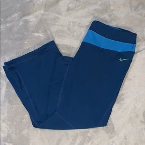 Nike capris dri fit with bonus pocket